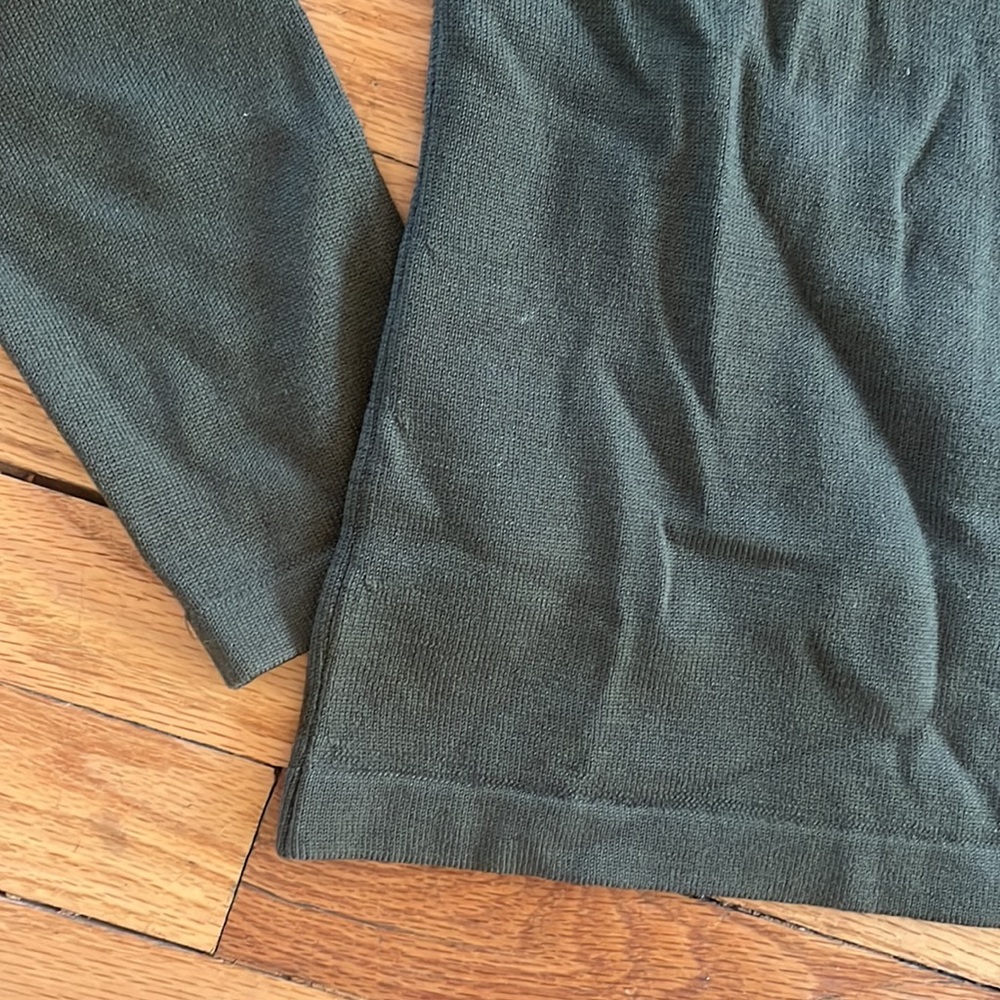 Saks fifth Avenue sweater - Picture 2 of 4